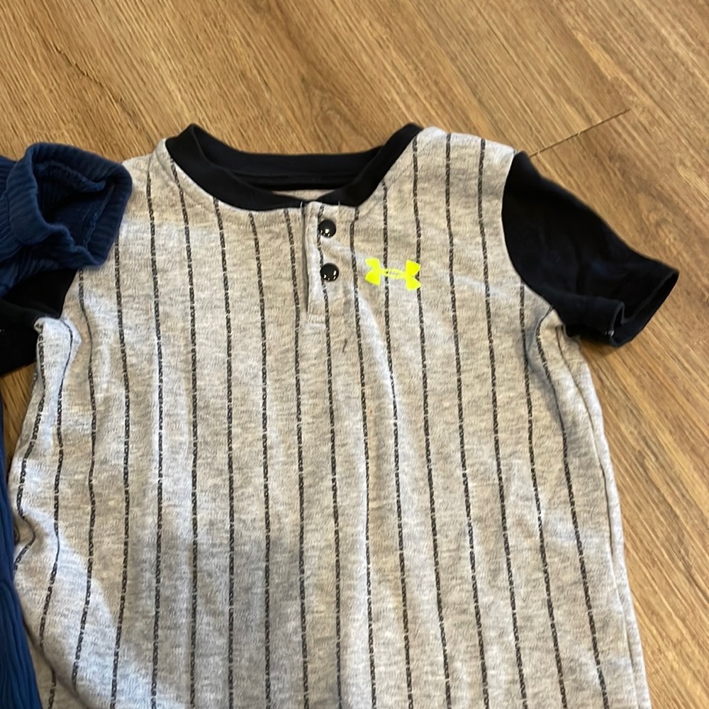 24mo Rompers - Picture 2 of 2